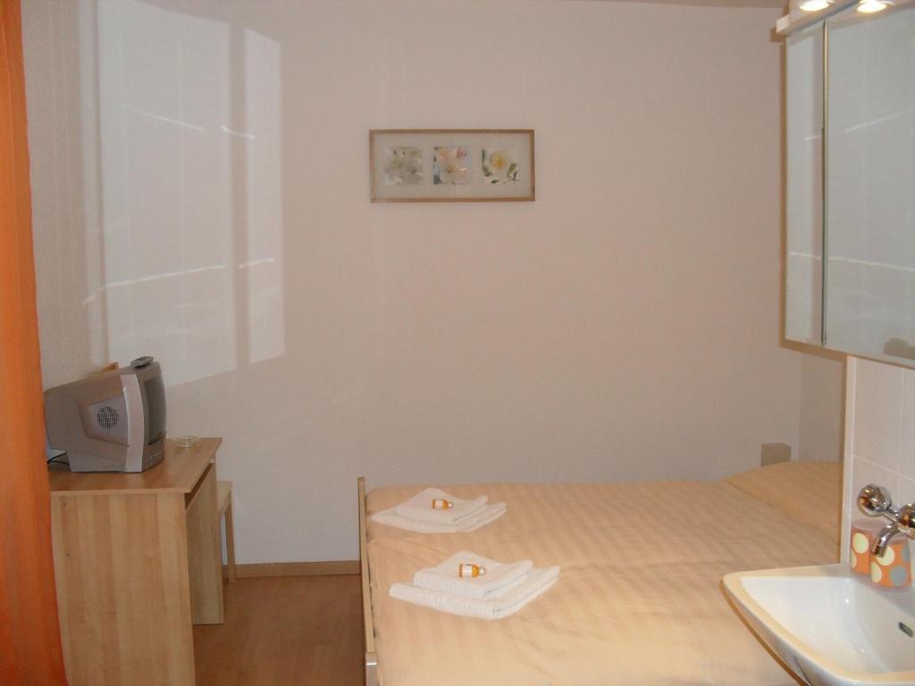 Hotel Edelweiss Flurlingen Room photo